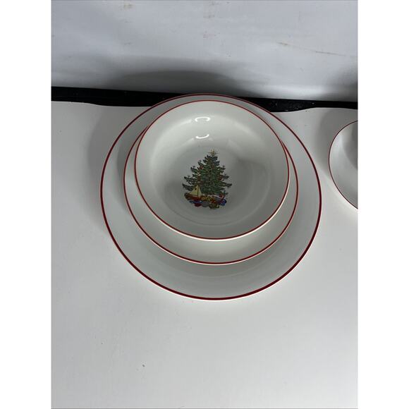 Cuthbertson American Christmas Tree Red Trim 5 Piece Place Setting, Very Good... - Picture 8 of 10
